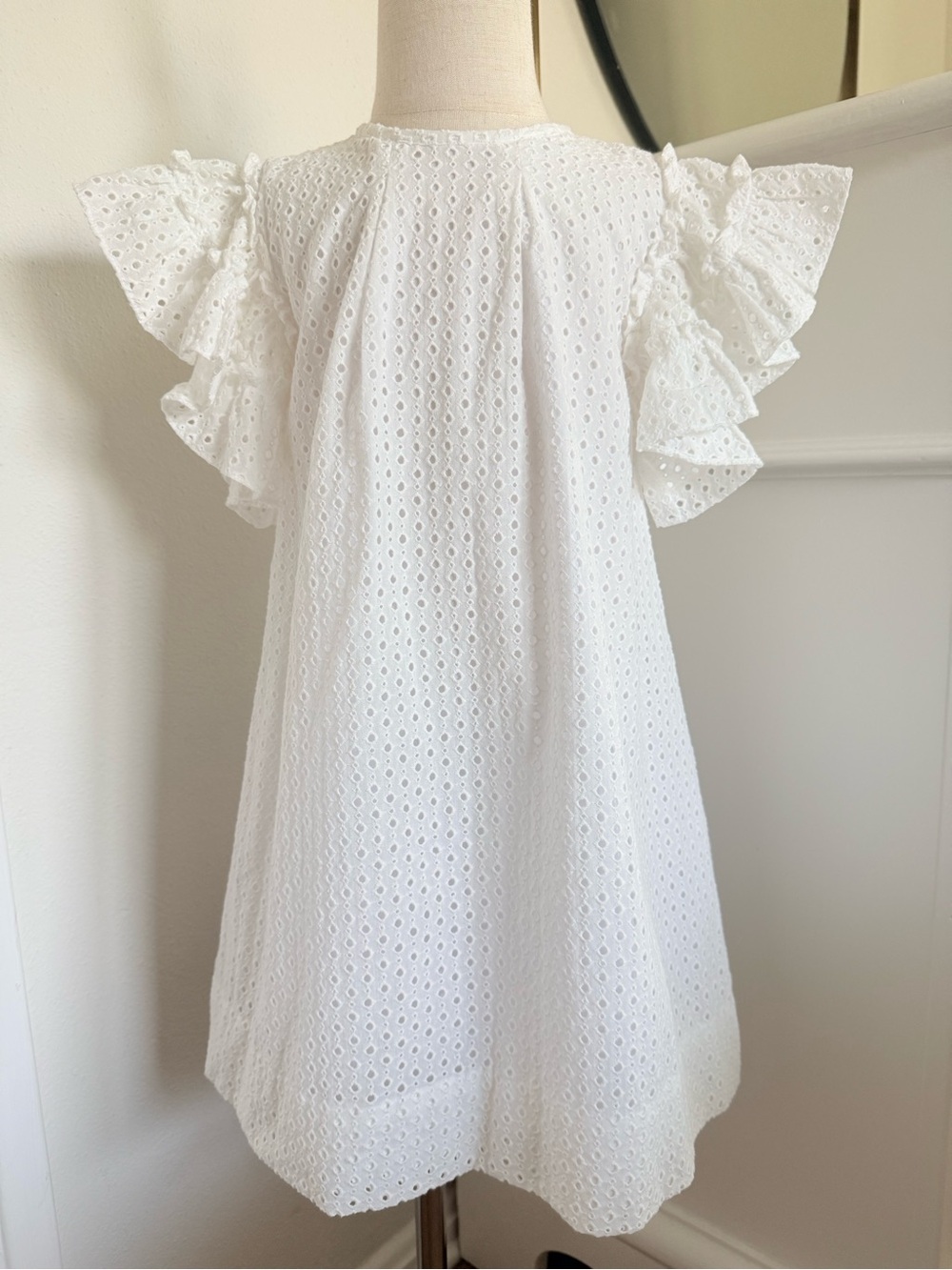 Cecil and Lou White Eyelet Dress Girls 6 Flutter Sleeve
